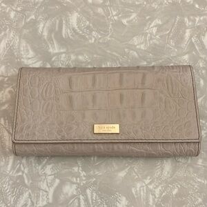 Kate Spade”Bristol Drive” Leather,Travel Wallet. Tri-fold.